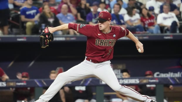 Arizona Diamondbacks left-handed reliever Joe Mantiply (35) pitches in the 7th inning of Game 1 of the World Series.